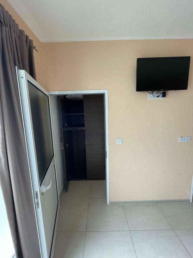 Sogdiana Guest House Saint Julian's Ngoại thất bức ảnh
